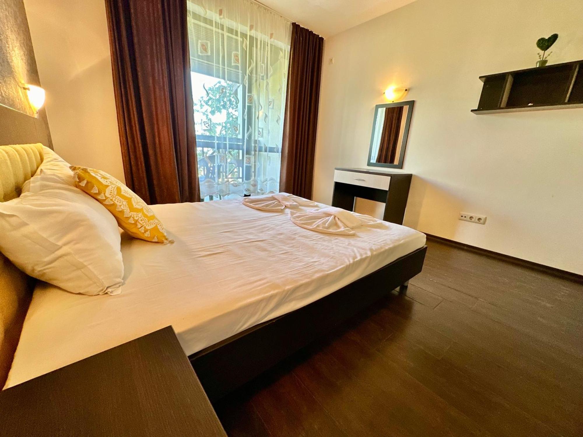 Menada Imperial Heights Villas ซันนีบีช ภายนอก รูปภาพ