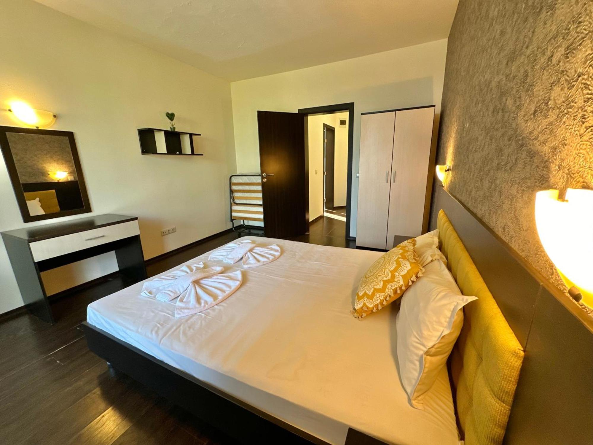 Menada Imperial Heights Villas ซันนีบีช ภายนอก รูปภาพ